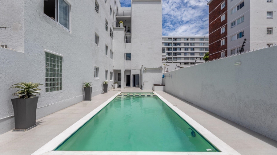 3 Bedroom Property for Sale in Sea Point Western Cape